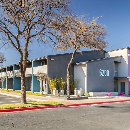 Aae Austin'S Travelodge Exterior foto