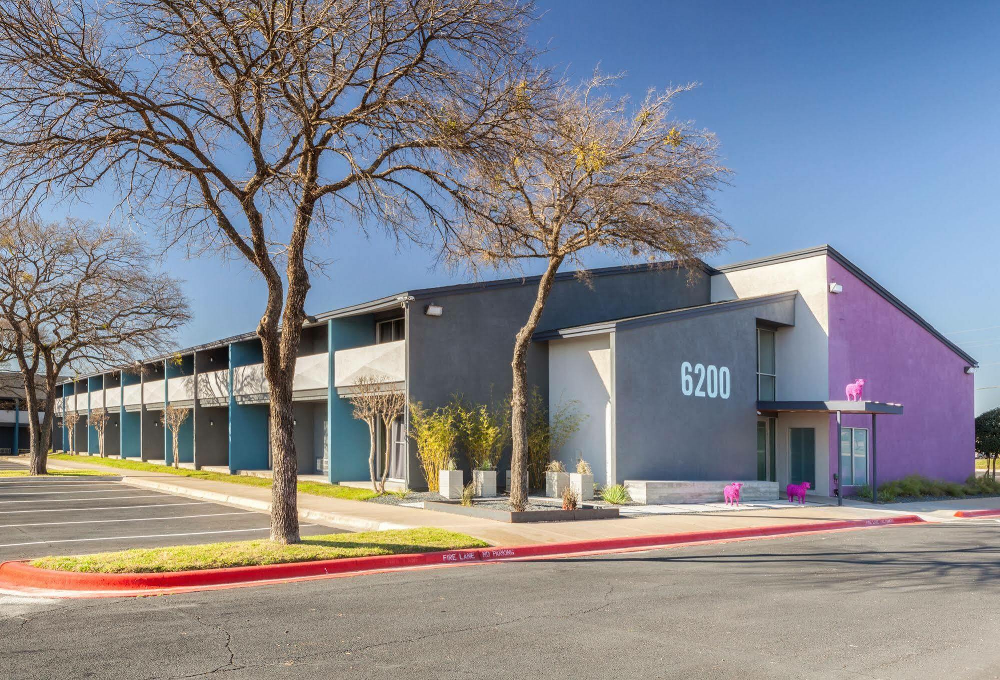Aae Austin'S Travelodge Exterior foto